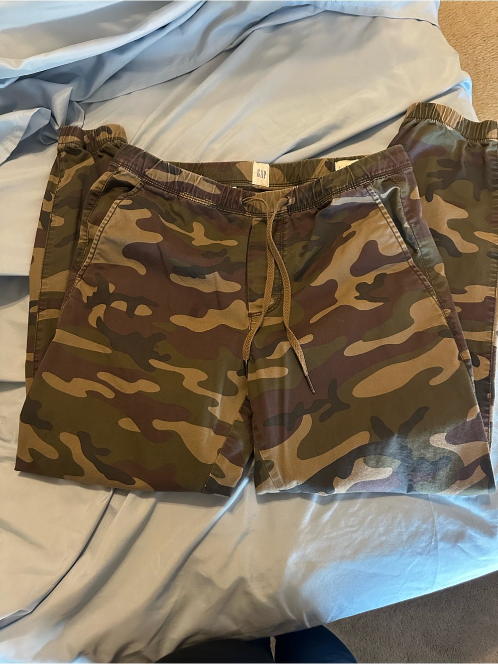 GAP Men's Camo Drawstring Shorts - Green/Brown